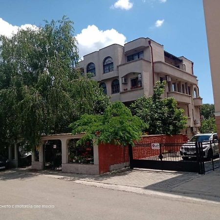 Dvete Brezi Hotel Burgas Exterior photo